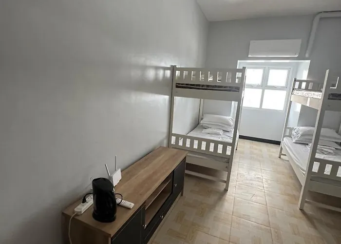 Transient In Taft Dorm Style Apartment *